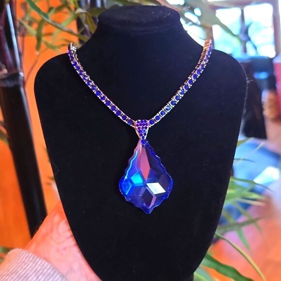 Austrian Crystal Necklace! Excellent CRAFTSMANSHIP! NWOT! - Picture 8 of 13